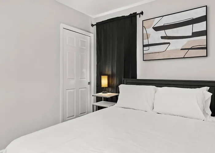 Holiday home On Duryea - Cozy 1bd In The Heights